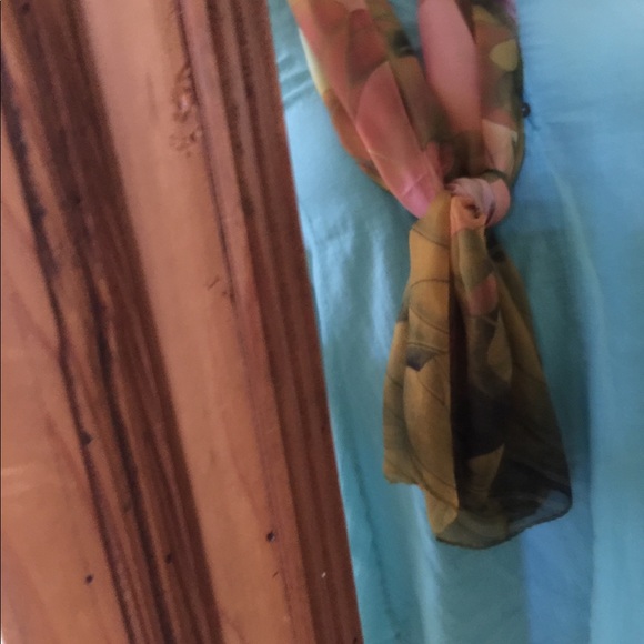 Scarf - Picture 4 of 5